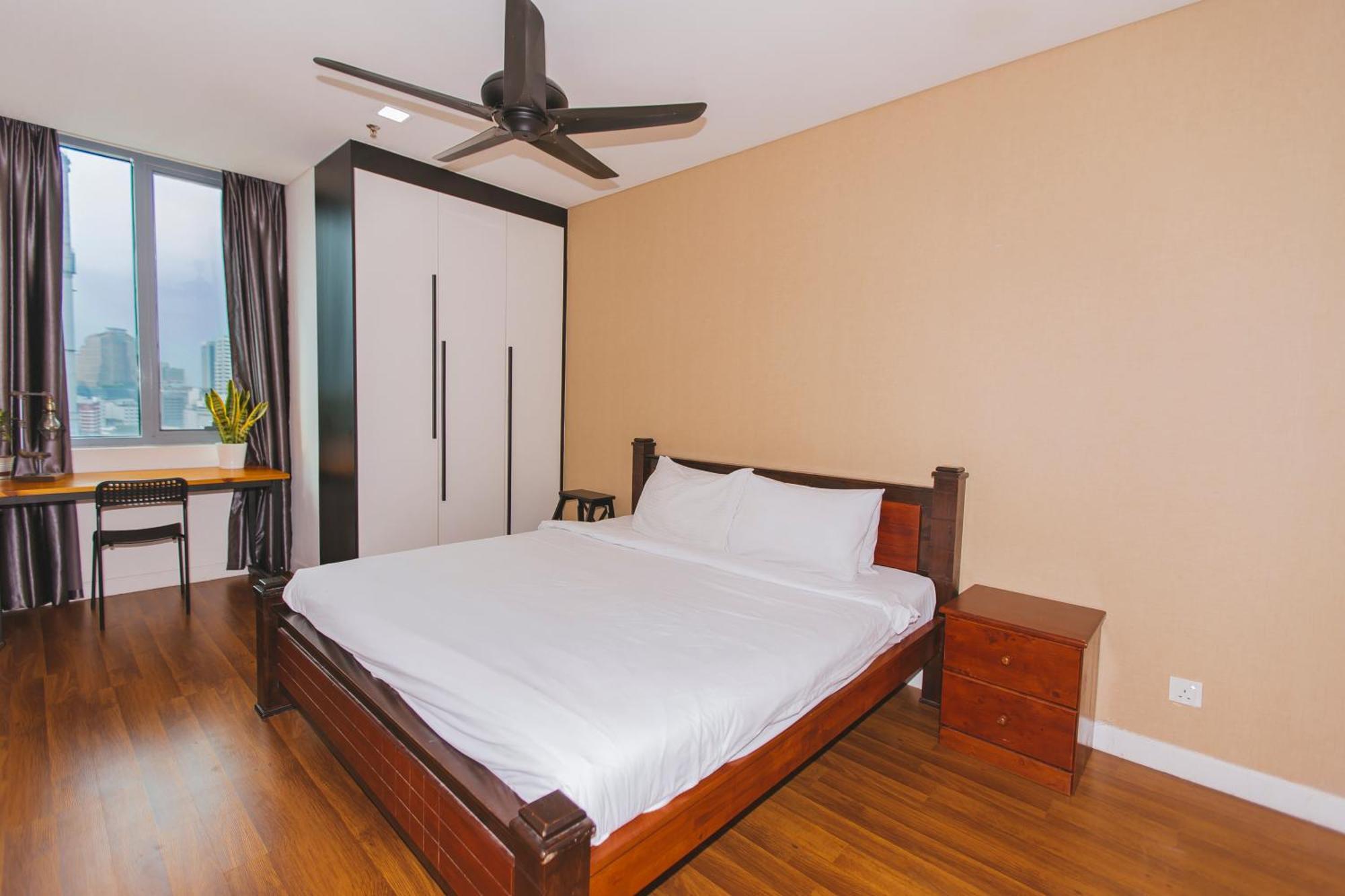 Summer Suites Klcc By Apartx Kuala Lumpur Exterior photo