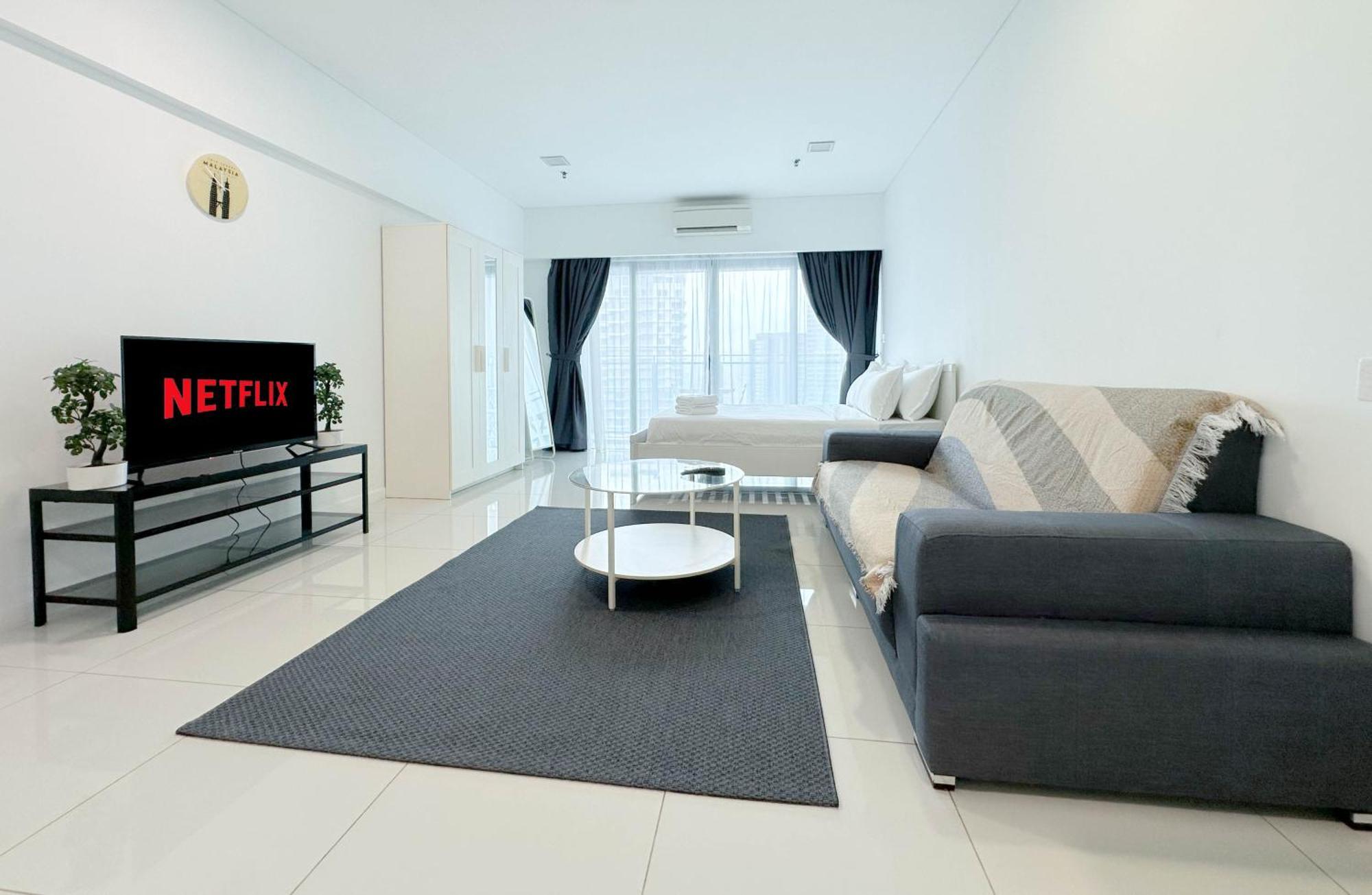 Summer Suites Klcc By Apartx Kuala Lumpur Exterior photo