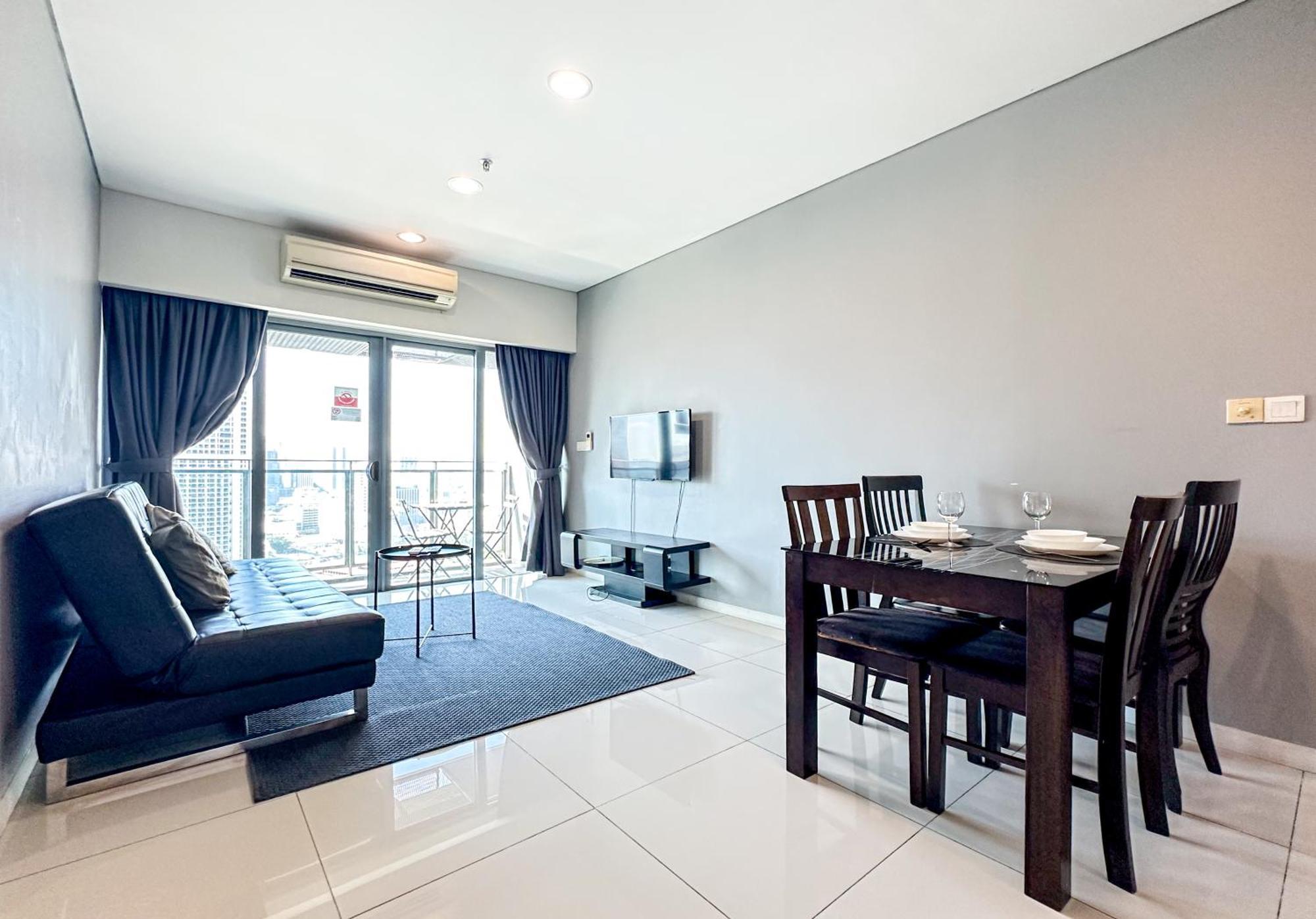 Summer Suites Klcc By Apartx Kuala Lumpur Exterior photo